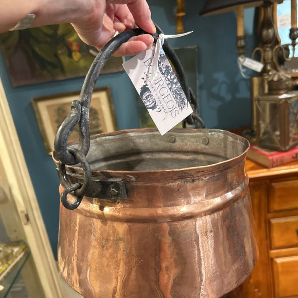 ANTIQUE HAMMERED COPPER CAULDRON W/HANDLE