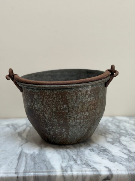 0202 Antique Cauldron