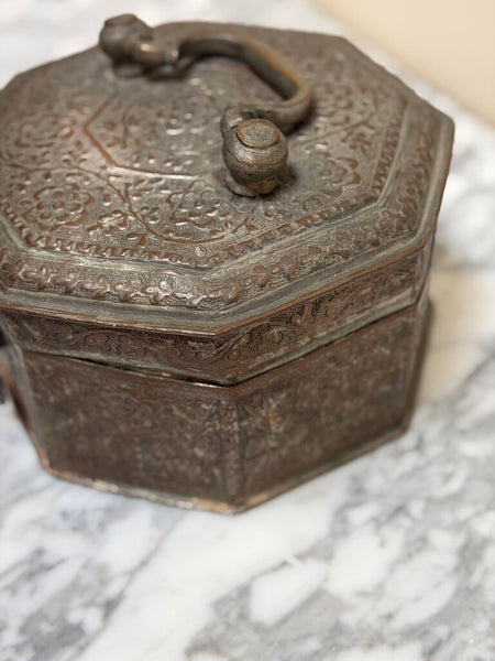 0231 Hand Hammered Antique Metal "Paandaan"