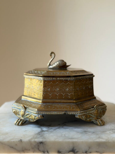 1780 Authentic Mottahedeh Vintage Brass Swan Box