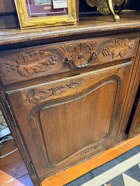 French Provincial Louis XV style Solid carved oak Buffet Hutch w/ KEY
