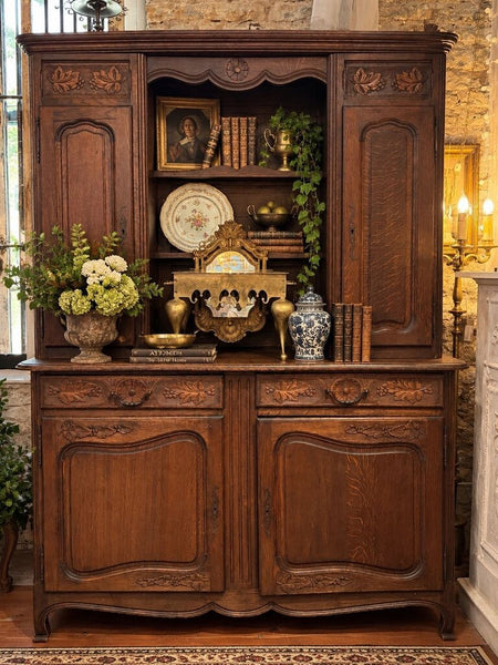 French Provincial Louis XV style Solid carved oak Buffet w/ KEY