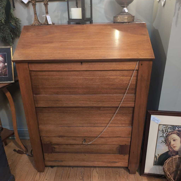 Beautiful Wooden Antique Blanket Storage with Hidden Drawer with Key. 32x16x44. IN STORE PICK UP