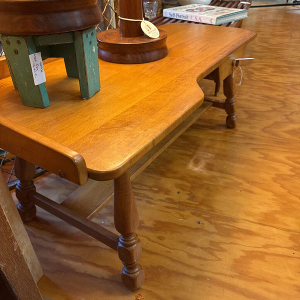 Early American cobblers bench style coffee table maple with small drawer Nancy meyers aesthetic (in store pick up only)