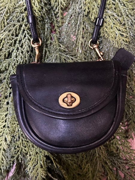 Vintage COACH Mini Turnlock Bag/Belt Bag Black Leather #9826 Firm
