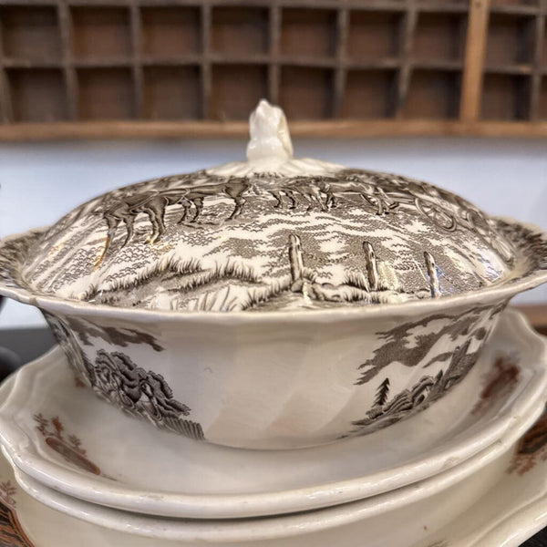 English ironstone Royal Mail by Myott England covered dish excellent condition