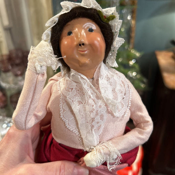 BYERS CHOICE MRS FEZZIWIG A CHRISTMAS CAROL 13"