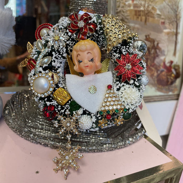 Moxie - 4" Red & Gold Angel Center Assemblage Wreath