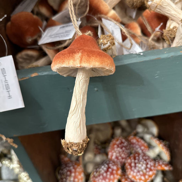 Velvet mushroom ornament lt brown
