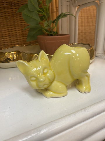 Yellow McCoy Cat Planter AS IS W0985