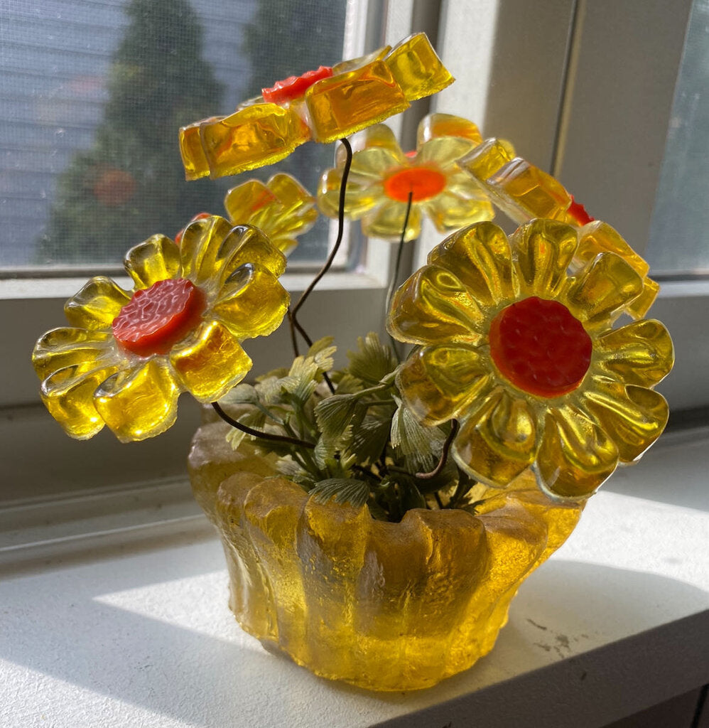 Lucite Daisy Yellow Flower Bouquet W1311
